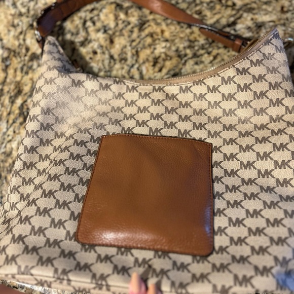 Michael Kors Shoulder Bag - Picture 2 of 3
